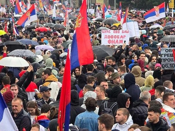 Austrijski Standard o prosvjedima u Beogradu: "Ništa manje od revolucije"